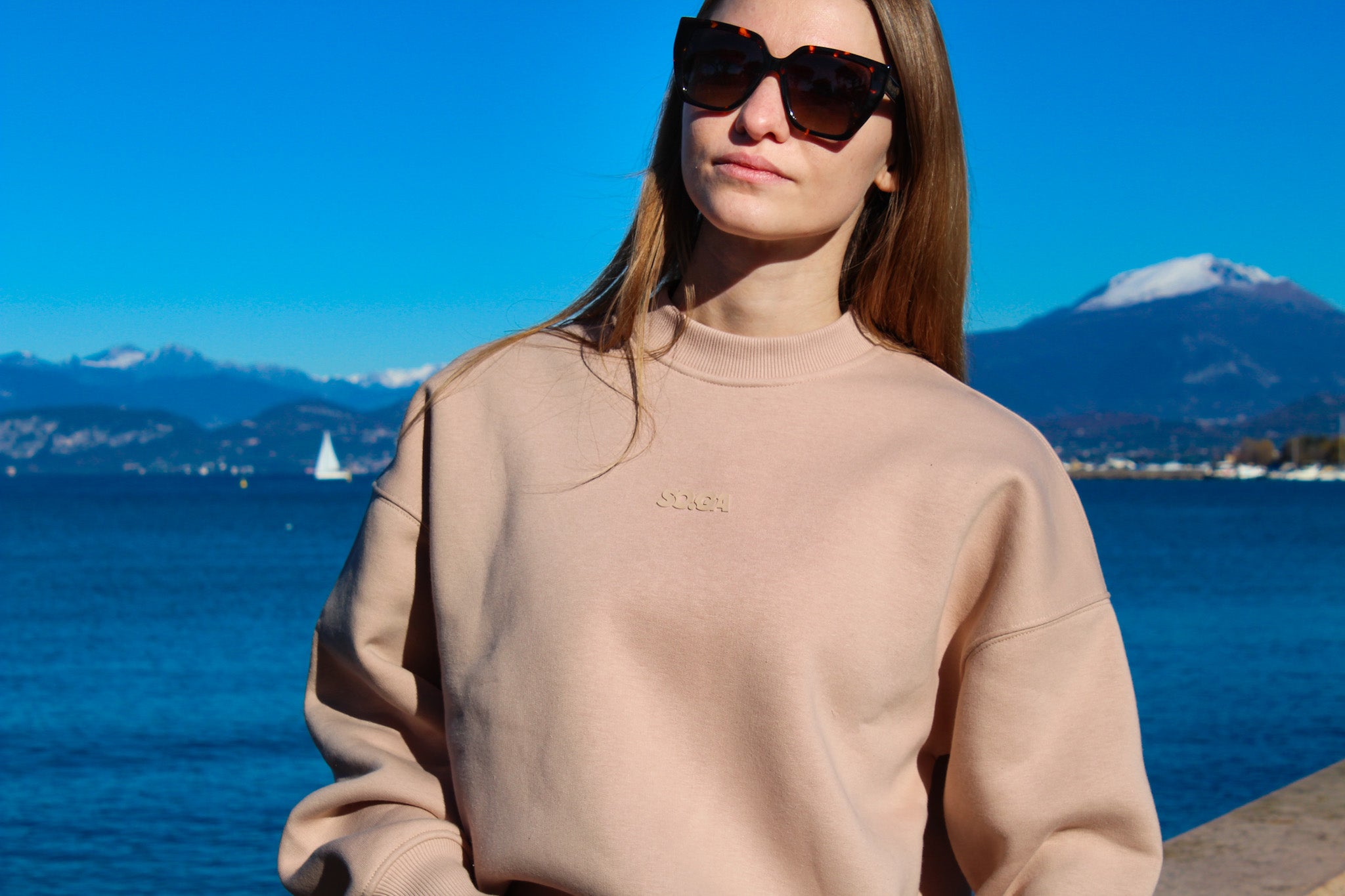 WOMEN'S OVERSIZED SWEATSHIRT