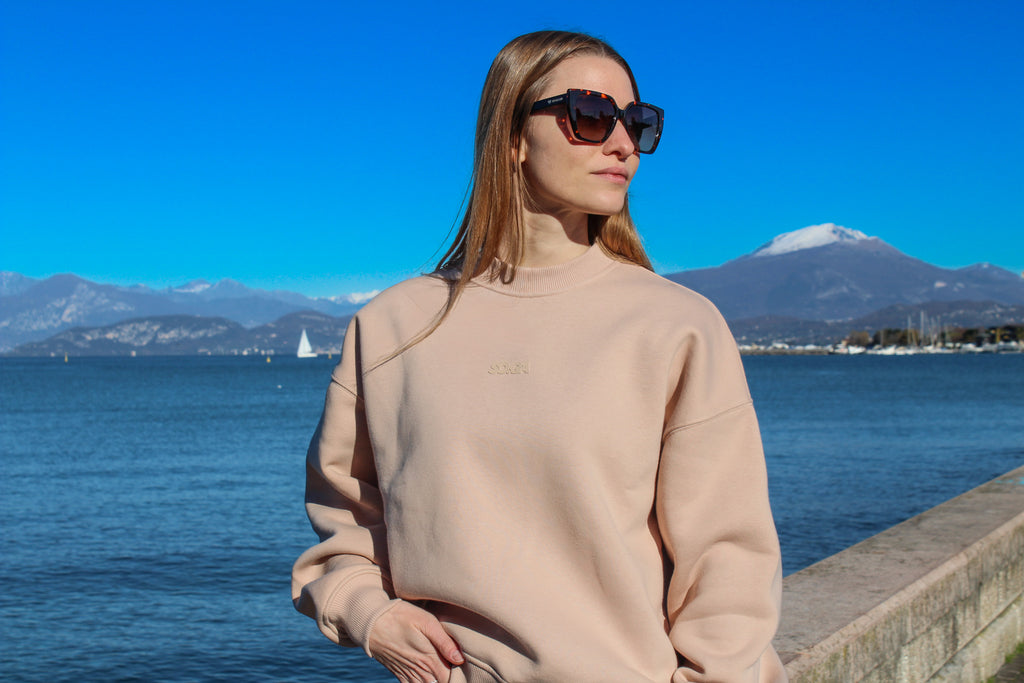 WOMEN'S OVERSIZED SWEATSHIRT